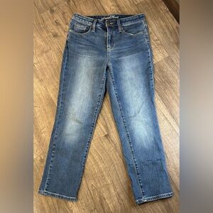 Universal Thread Women’s Size 6 High Rise Straight Crop Jeans
